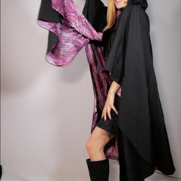 SIMONTON Says Rain Poncho Designed by George Simonton Purple Animal Print Lining - Picture 14 of 16